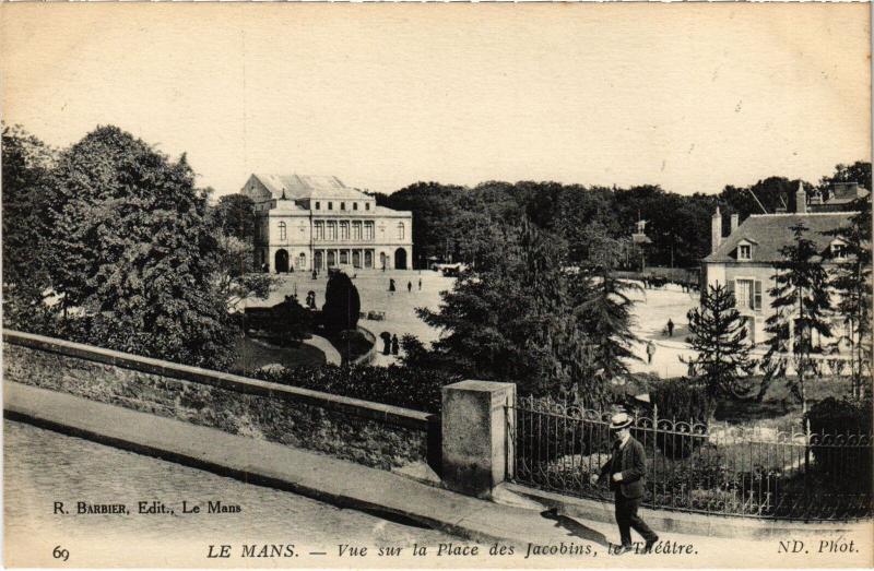 Carte postale ancienne Le Mans vue sur la Place des Jacobins le Theatre au Mans