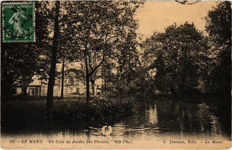 Carte postale ancienne Le Mans un coin du Jardin des Plantes au Mans