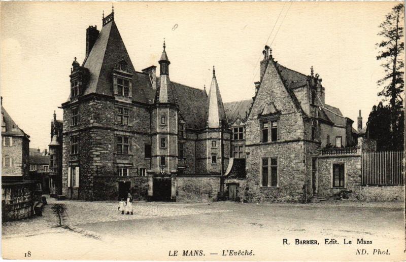 Carte postale ancienne Le Mans Eveche au Mans