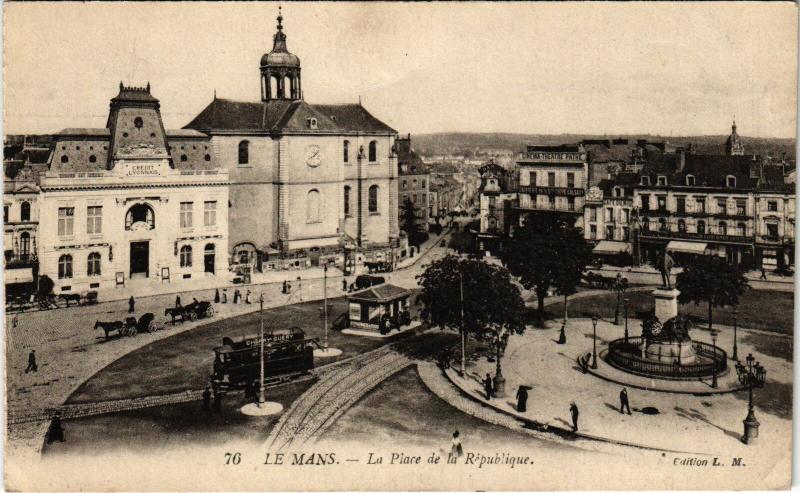 Carte postale ancienne Le Mans Place de la Republique au Mans