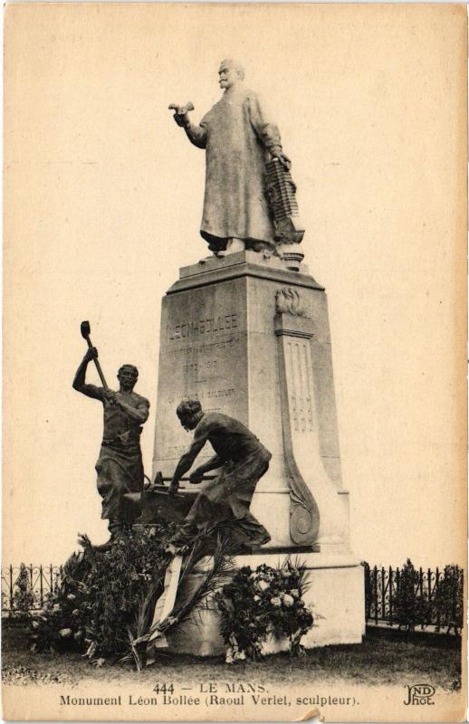 Carte postale ancienne Le Mans Monument Leon Bollee au Mans