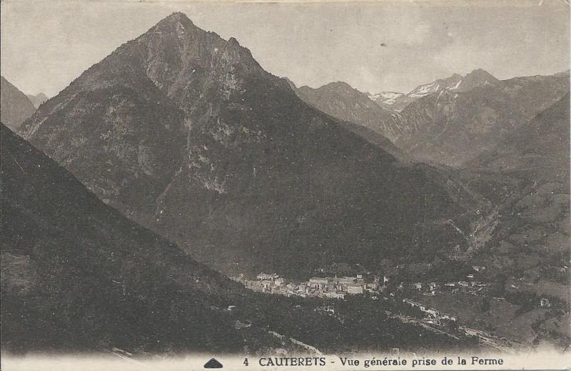 Carte postale ancienne Vue Générale prise de la Ferme à Cauterets