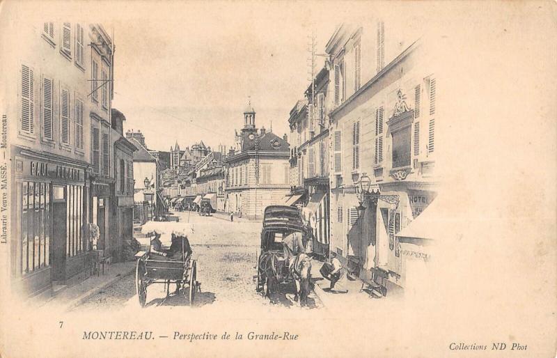 Carte postale ancienne Montereau - Perspective De La Grande Rue