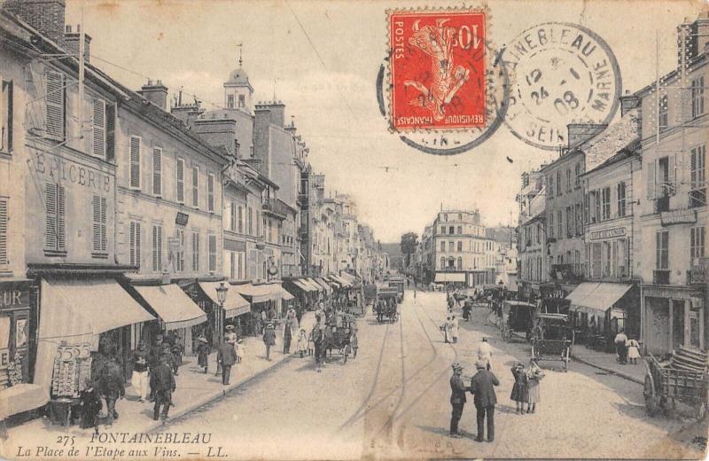 Carte postale ancienne Fontainebleau - La Place De L'Etape Aux Vins à Fontainebleau