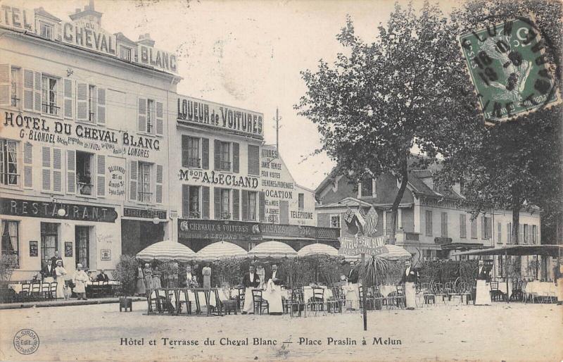 Carte postale ancienne Hotel Et Terrasse Du Cheval Blanc - Place Praslin - Melun à Melun