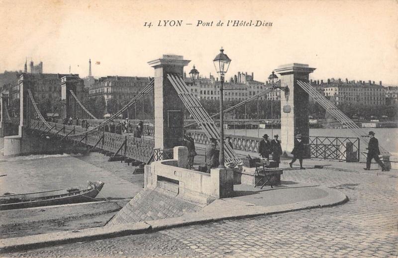Carte postale ancienne Lyon - Pont De L'Hotel Dieu à Lyon