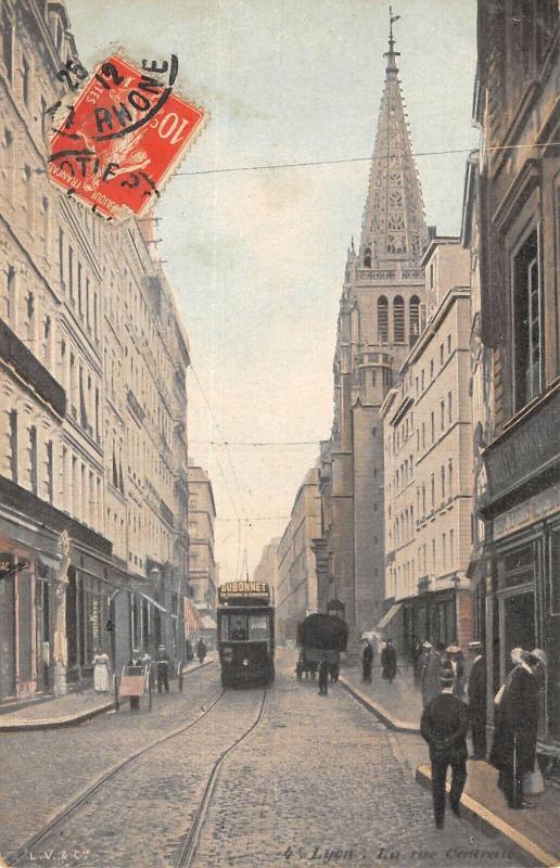 Carte postale ancienne Lyon - La Rue Centrale à Lyon