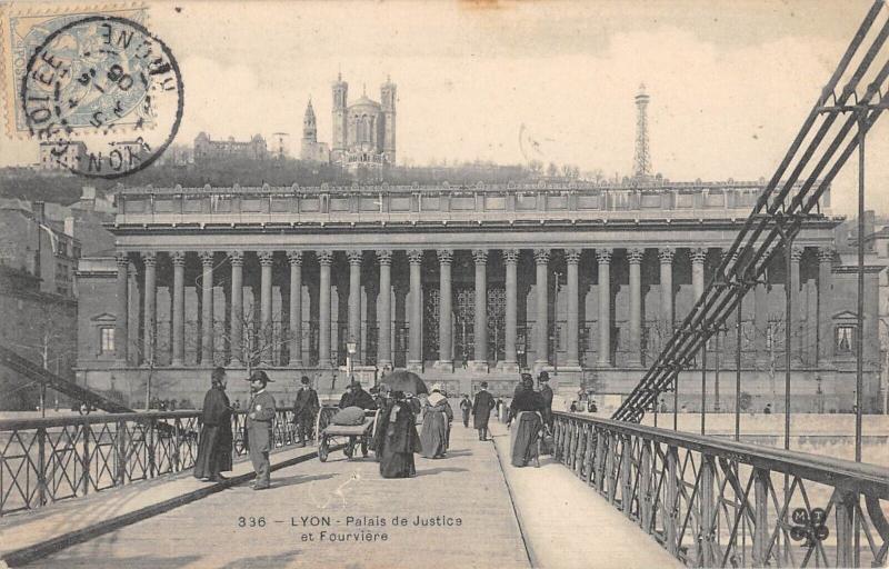 Carte postale ancienne Lyon - Palais De Justice Et Fourvieres à Lyon
