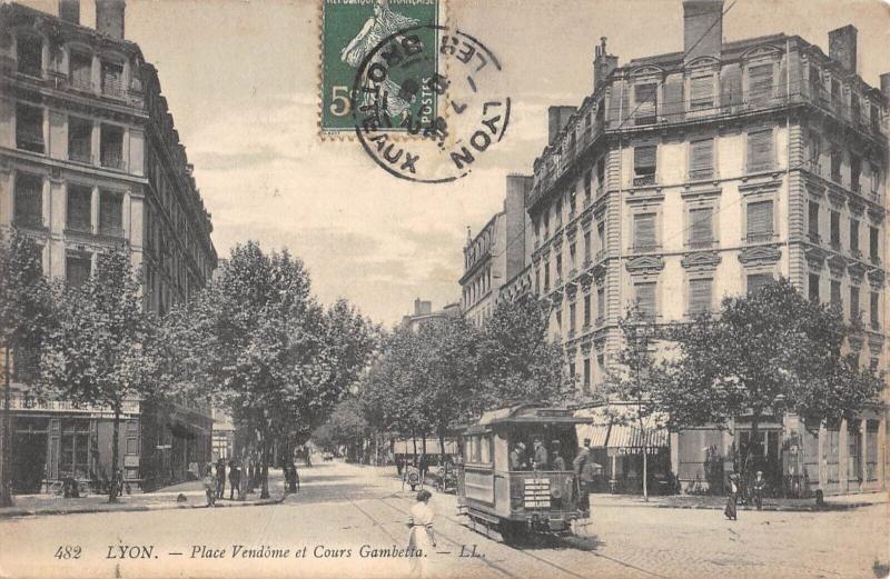 Carte postale ancienne Lyon - Place Vendome Et Cours Gambetta à Lyon