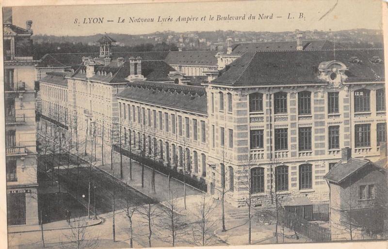 Carte postale ancienne Lyon - Le Nouveau Lycee Ampere Et Boulevard Du Nord à Lyon