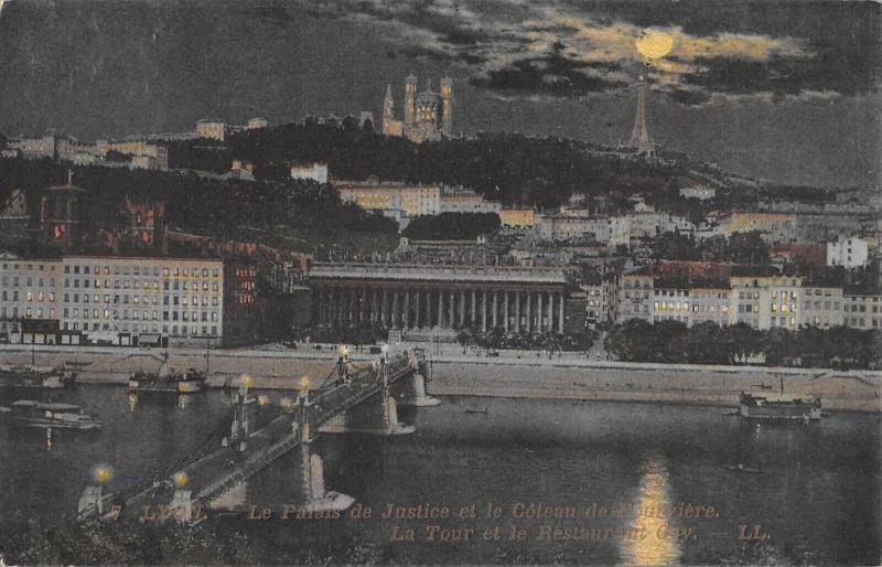 Carte postale ancienne Lyon - Nocturne - Le Palais De Justice Et Coteau De Fourvieres à Lyon