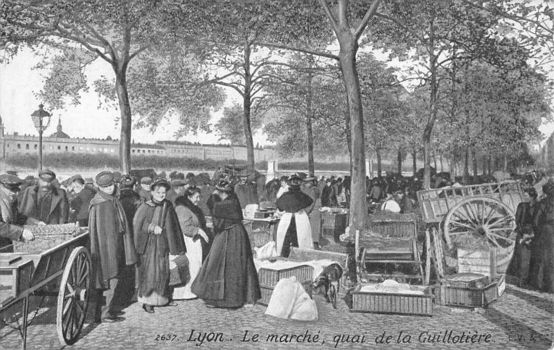 Carte postale ancienne Lyon - Le Marche - Quai De La Guillotiere à Lyon