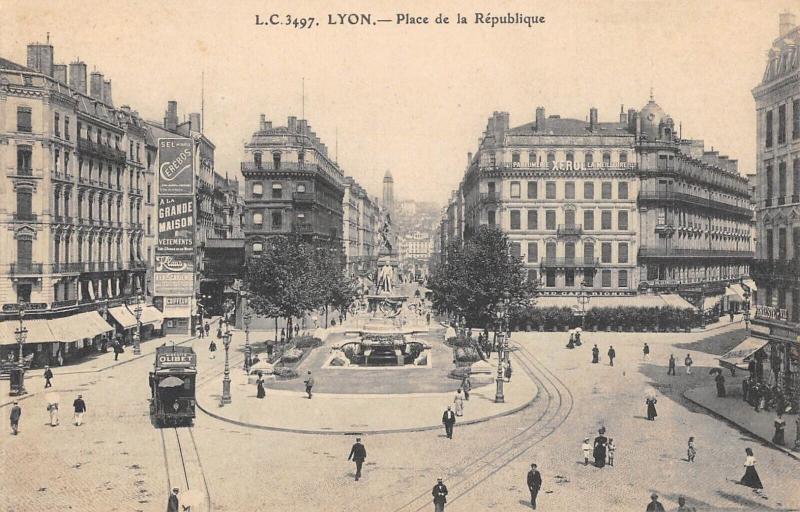 Carte postale ancienne Lyon - Place De La Republique à Lyon