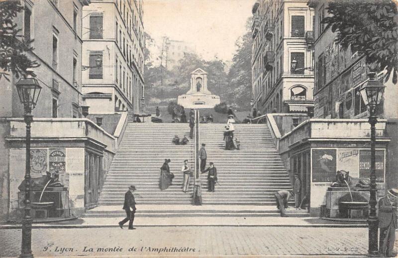 Carte postale ancienne Lyon - La Montee De L'Amphitheatre à Lyon