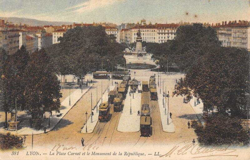 Carte postale ancienne Lyon - Place Carnot Et Monument De La Republique à Lyon