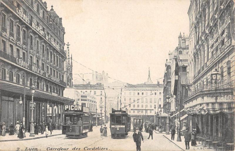 Carte postale ancienne Lyon - Carrefour Des Cordeliers à Lyon