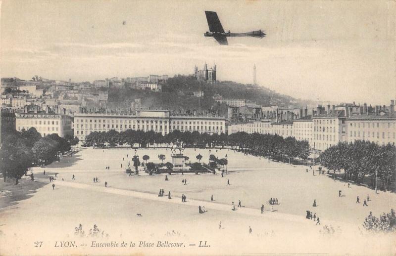 Carte postale ancienne Exposition De Lyon 1914 - Ensemble De La Place Bellecour - Avion