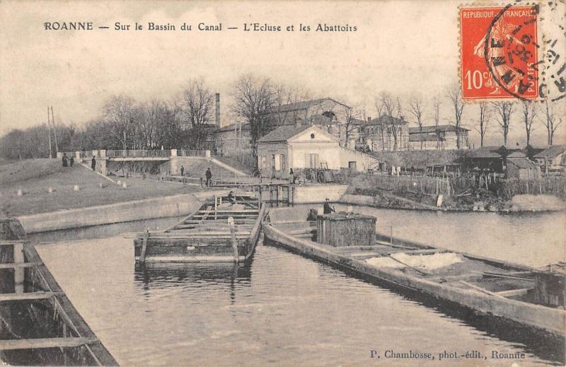 Carte postale ancienne Roanne - Sur Le Bassin Du Canal - L'Ecluse Et Les Abattoirs à Roanne