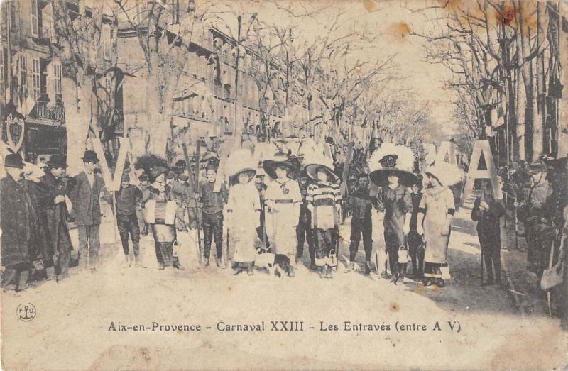 Carte postale ancienne Aix En Provence - Carnaval - Les Entraves à Aix-en-Provence