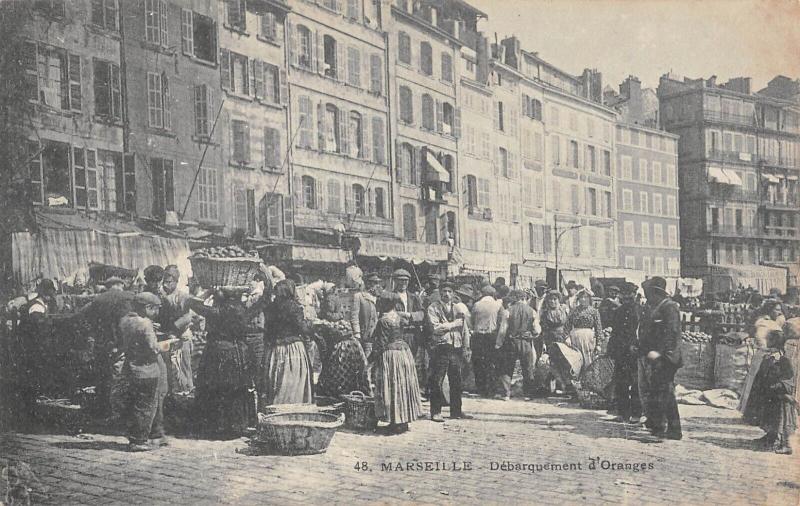 Carte postale ancienne Marseille - Debarquement D'Oranges à Marseille