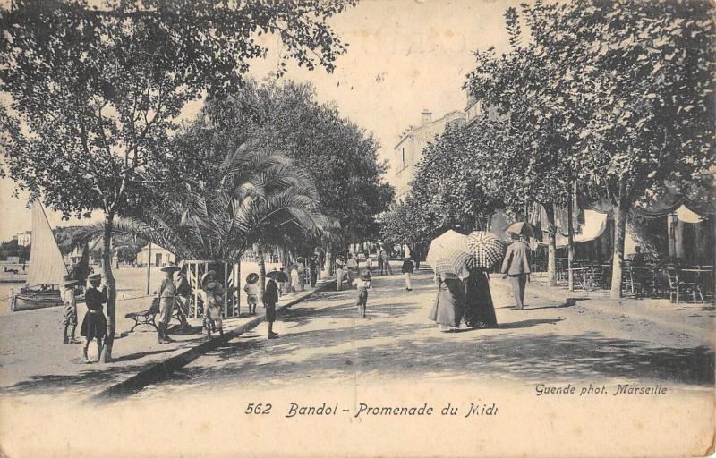 Carte postale ancienne Bandol - Promenade Du Midi à Bandol