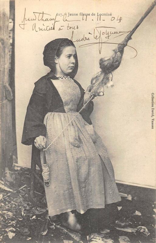 Carte postale ancienne Jeune Fileuse De Locmine