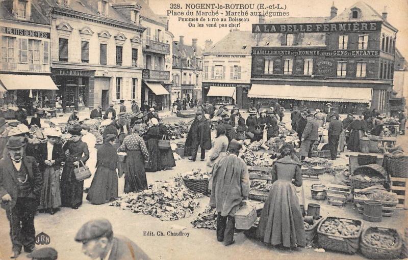 Carte postale ancienne Nogent Le Rotrou - Place Du Marche - Marche Aux Legumes à Nogent-le-Rotrou