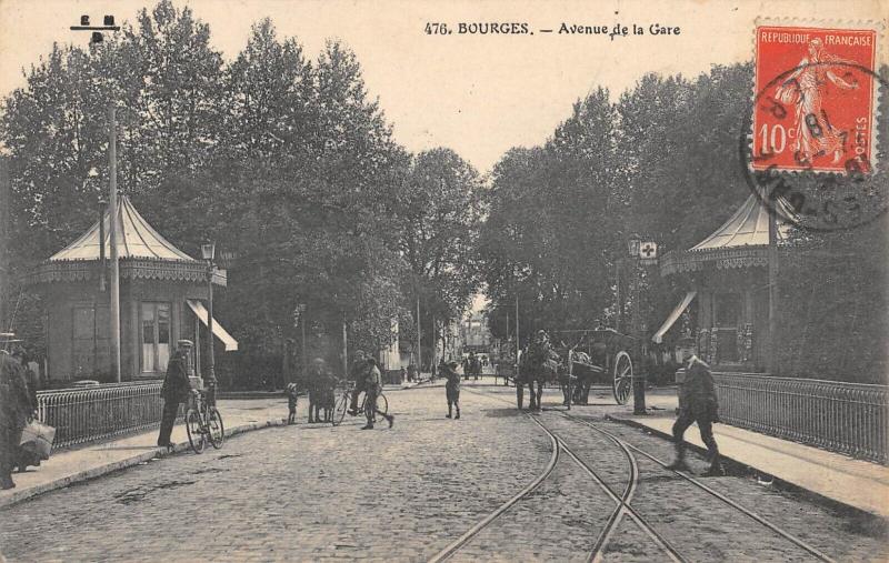 Carte postale ancienne Bourges - Avenue De La Gare à Bourges