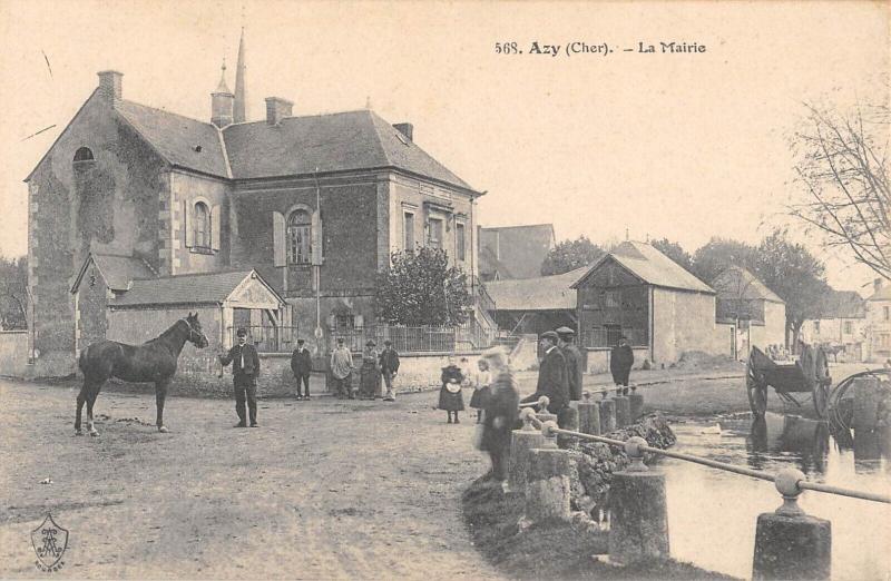 Carte postale ancienne En Berry - Azy - La Mairie