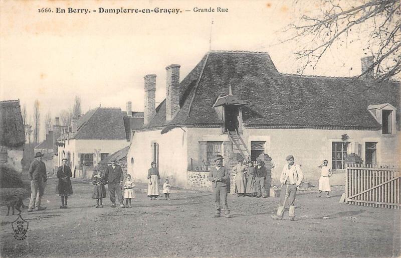 Carte postale ancienne En Berry - Dampierre En Gracay - Grande Rue