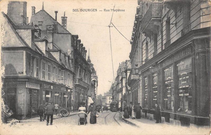 Carte postale ancienne Bourges - Rue Moyenne à Bourges