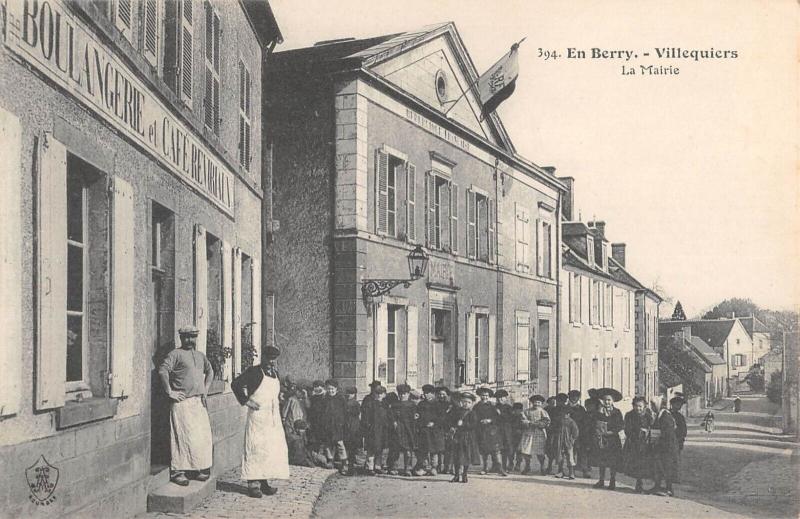 Carte postale ancienne En Berry - Villequiers - La Mairie à Villequiers