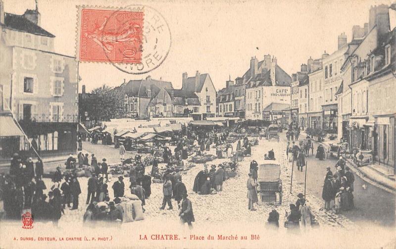 Carte postale ancienne La Chatre - Place Du Marche Au Ble à La Châtre