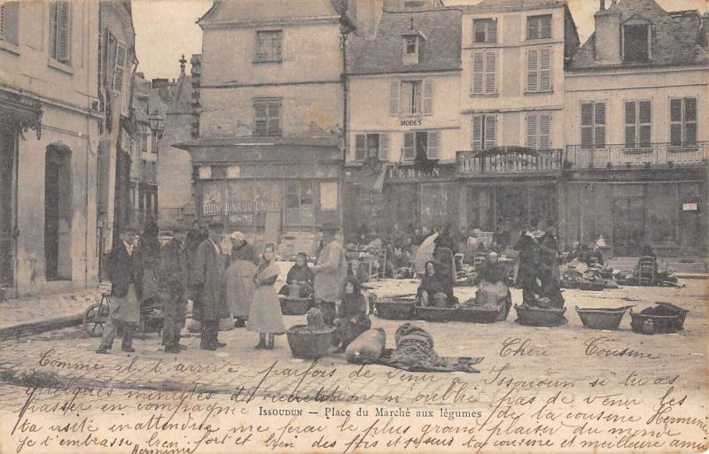 Carte postale ancienne Issoudun - Place Du Marche Aux Legumes à Issoudun