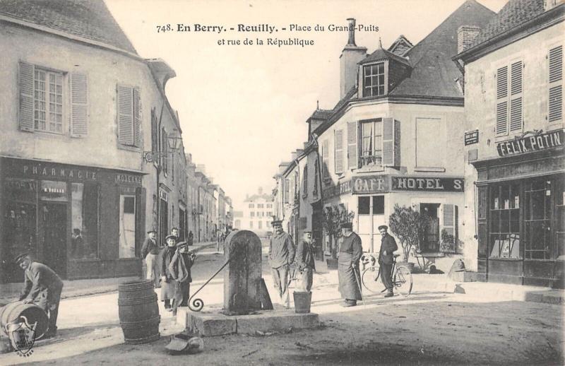 Carte postale ancienne Reuilly - Place Du Grand Puits à Reuilly