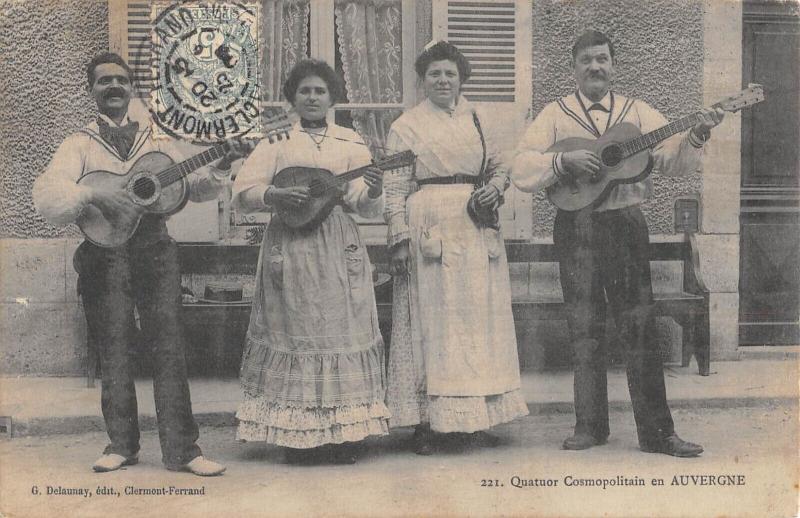 Carte postale ancienne Quator Cosmopolitain En Auvergne - Musiciens - Gitans