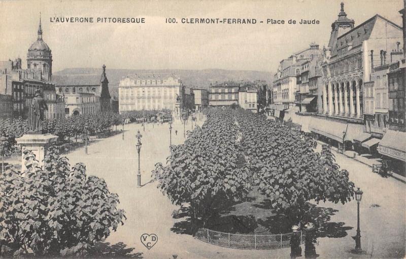 Carte postale ancienne Clermont Ferrand - Place De Jaude à Clermont-Ferrand