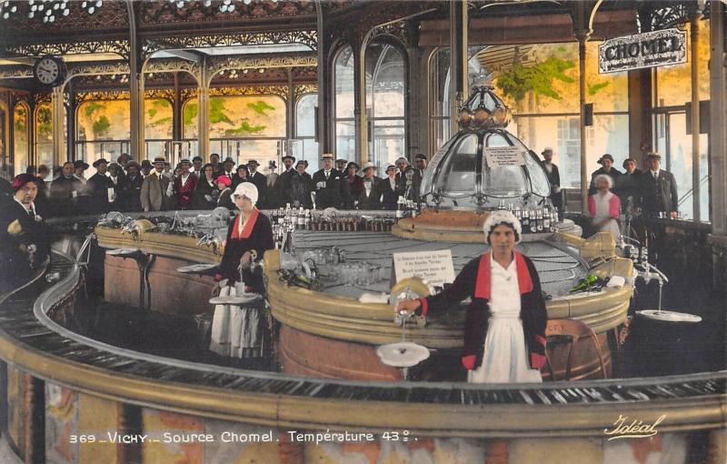 Carte postale ancienne Vichy - Source Chomel à Vichy