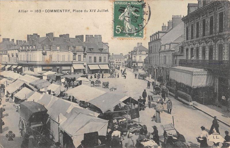 Carte postale ancienne Commentry - Place Du Xiv Juillet à Commentry