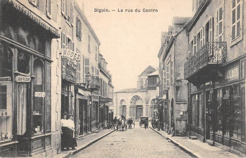 Carte postale ancienne Digoin - La Rue Du Centre à Digoin
