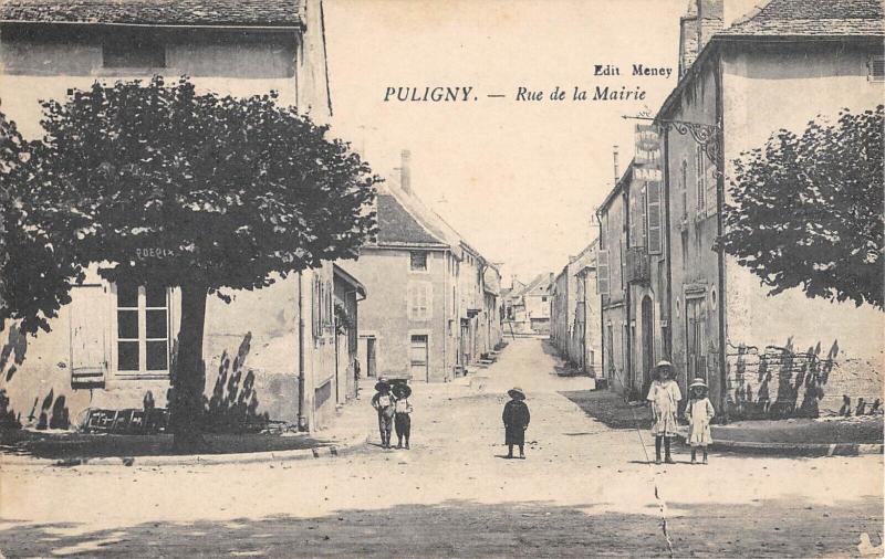 Carte postale ancienne Puligny - Rue De La Mairie