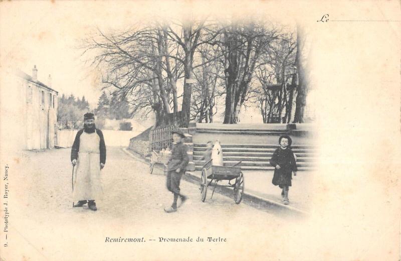 Carte postale ancienne Remiremont - Promenade Du Tertre à Remiremont