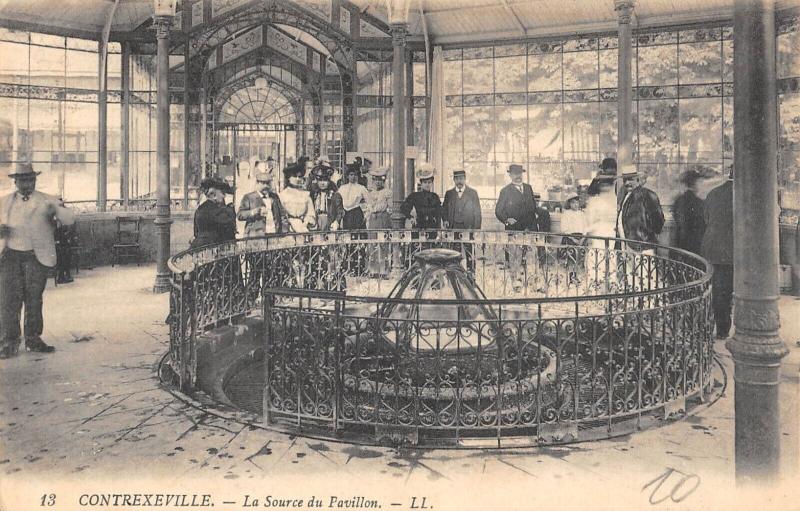 Carte postale ancienne Contrexeville - La Source Du Pavillon à Contrexéville