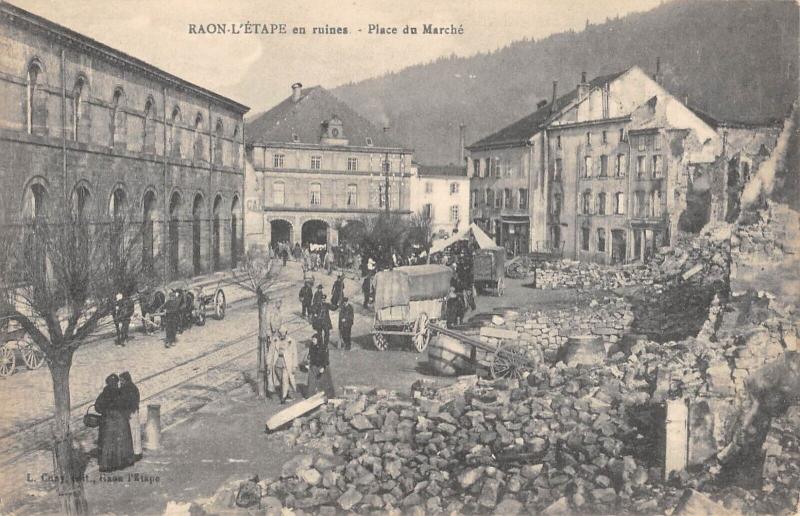 Carte postale ancienne Raon L'Etape - Place Du Marche à Raon-l'Étape