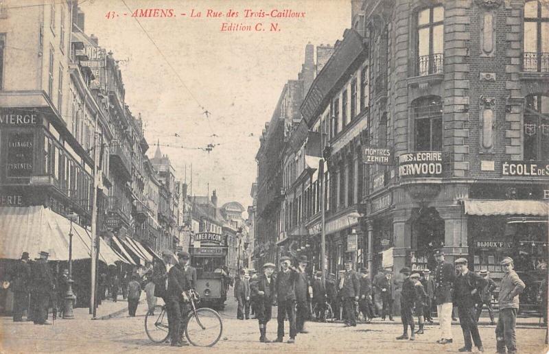 Carte postale ancienne Amiens - Rue Des Trois Cailloux à Amiens