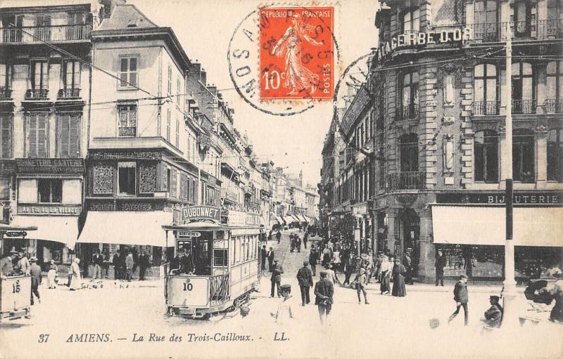 Carte postale ancienne Amiens - Rue Des Trois Cailloux à Amiens
