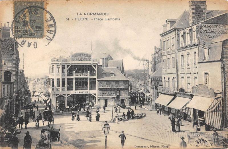 Carte postale ancienne Flers - Place Gambetta à Flers