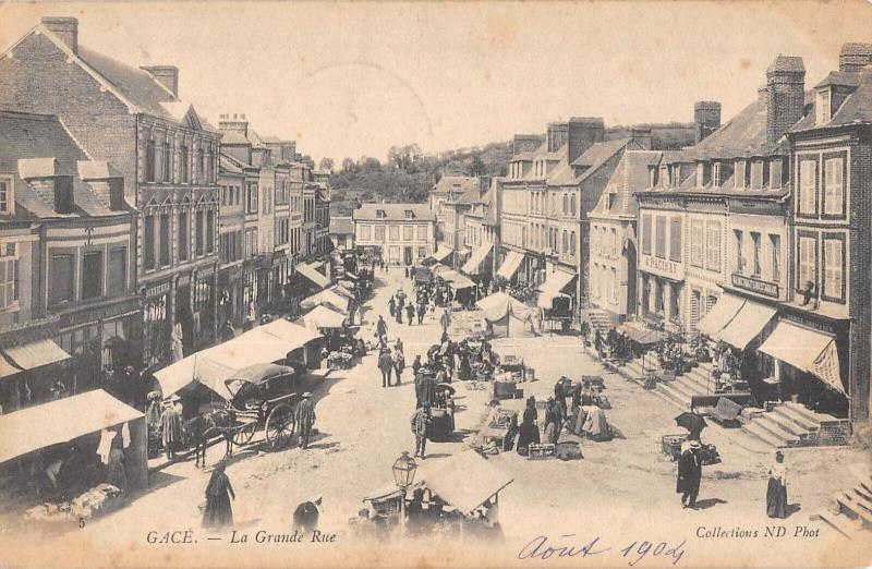 Carte postale ancienne Gace - La Grande Rue à Gacé