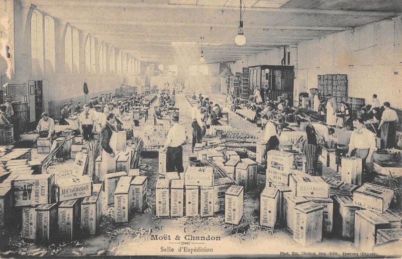 Carte postale ancienne Moet Et Chandon - Champagne - Salle D'Expedition