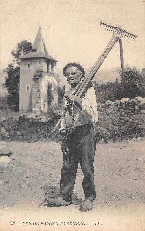 Carte postale ancienne Type De Paysan Pyreneen